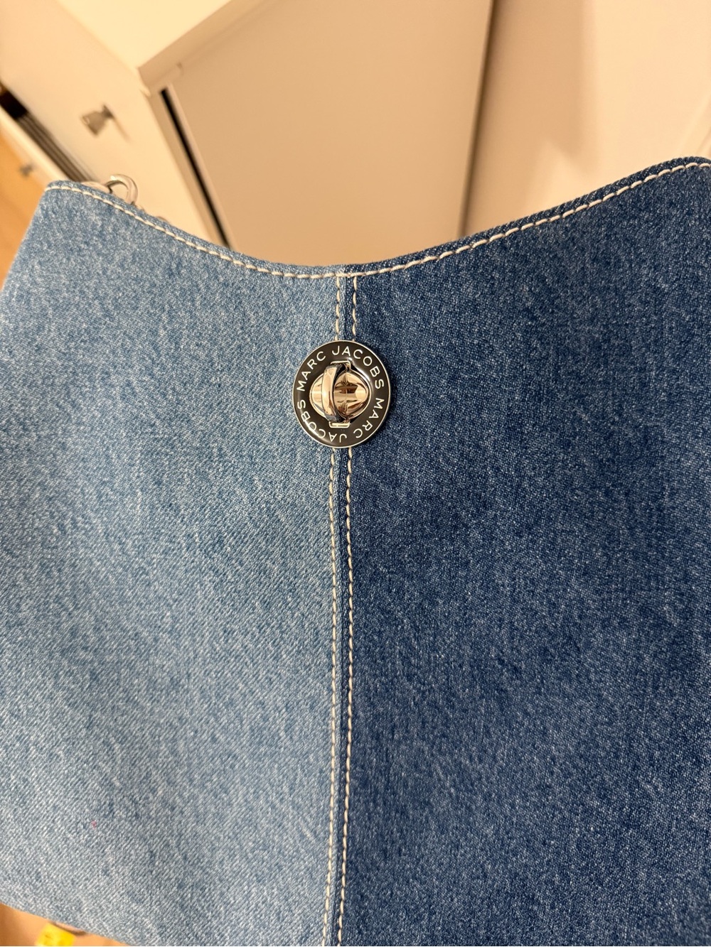 Marc Jacobs Two-Tone Blue Denim Shoulder Bag with Black Strap - Picture 4 of 6
